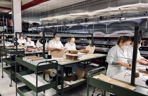 B3-GH305_luxvir_GR_20200311050144